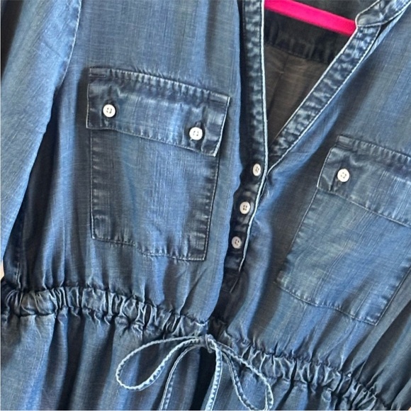 Gap Long Sleeve Maternity Denim Dress.
Tencel- Women's Sz-S - Picture 2 of 6